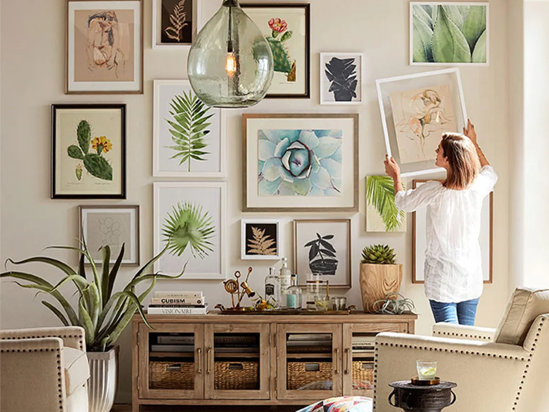 các loại tranh treo tường gallery wall các loại tranh treo tường dạng gallery wall cho phòng khách hiện đại
