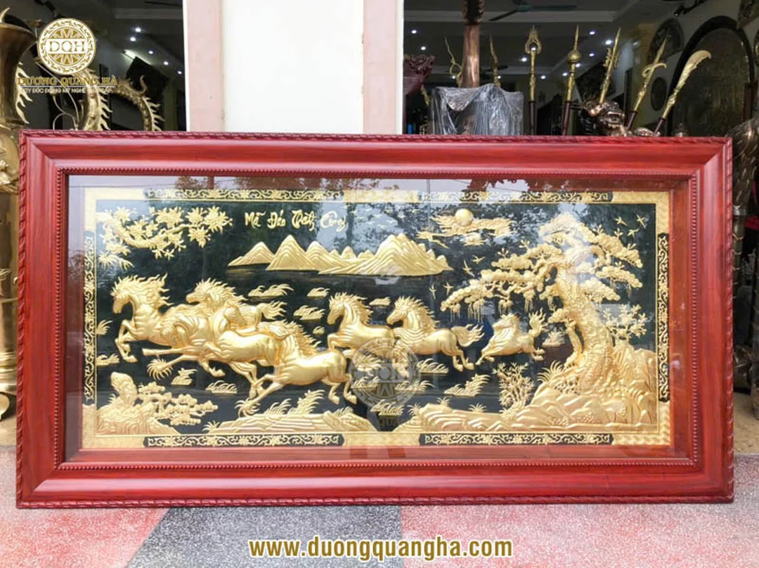 Tranh bát mã truy phong trong phòng khách cách treo tranh bát mã truy phong trong phòng khách sang trọng