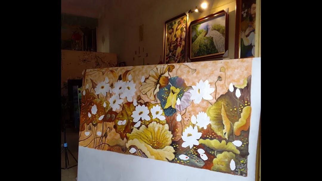 Cách treo tranh hoa sen hút tài lộc và ý nghĩa phong thủy