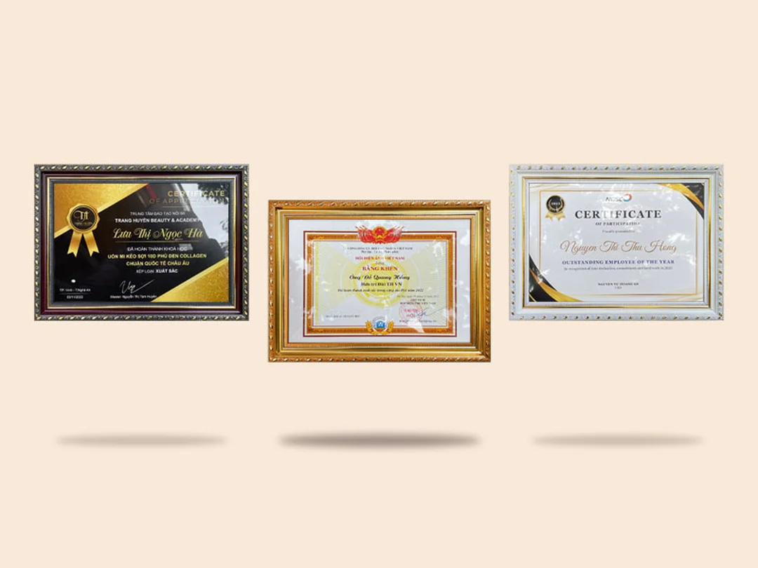 cửa hàng khung tranh thái sơn với mẫu khung bằng khen có kính bảo vệ cửa hàng khung tranh thái sơn với mẫu khung bằng khen có kính bảo vệ