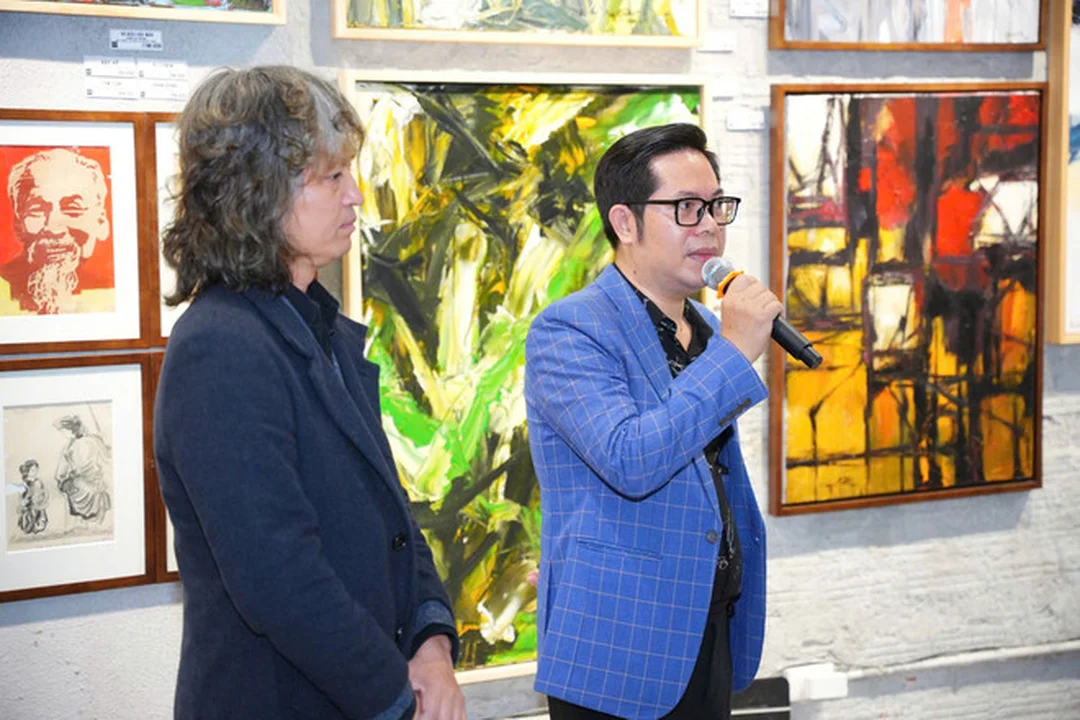Chọn tranh cho không gian sống bằng cách thưởng thức tranh nghệ thuật Không gian sống ứng dụng cách thưởng thức tranh nghệ thuật khi chọn tranh treo tường