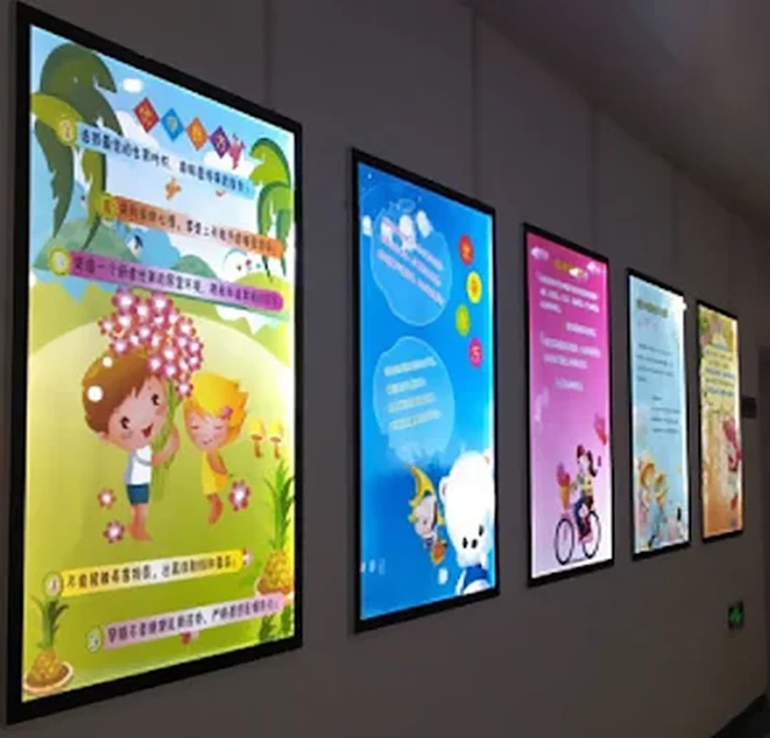 khung tranh điện dạng đứng dùng cho poster chiếu sáng