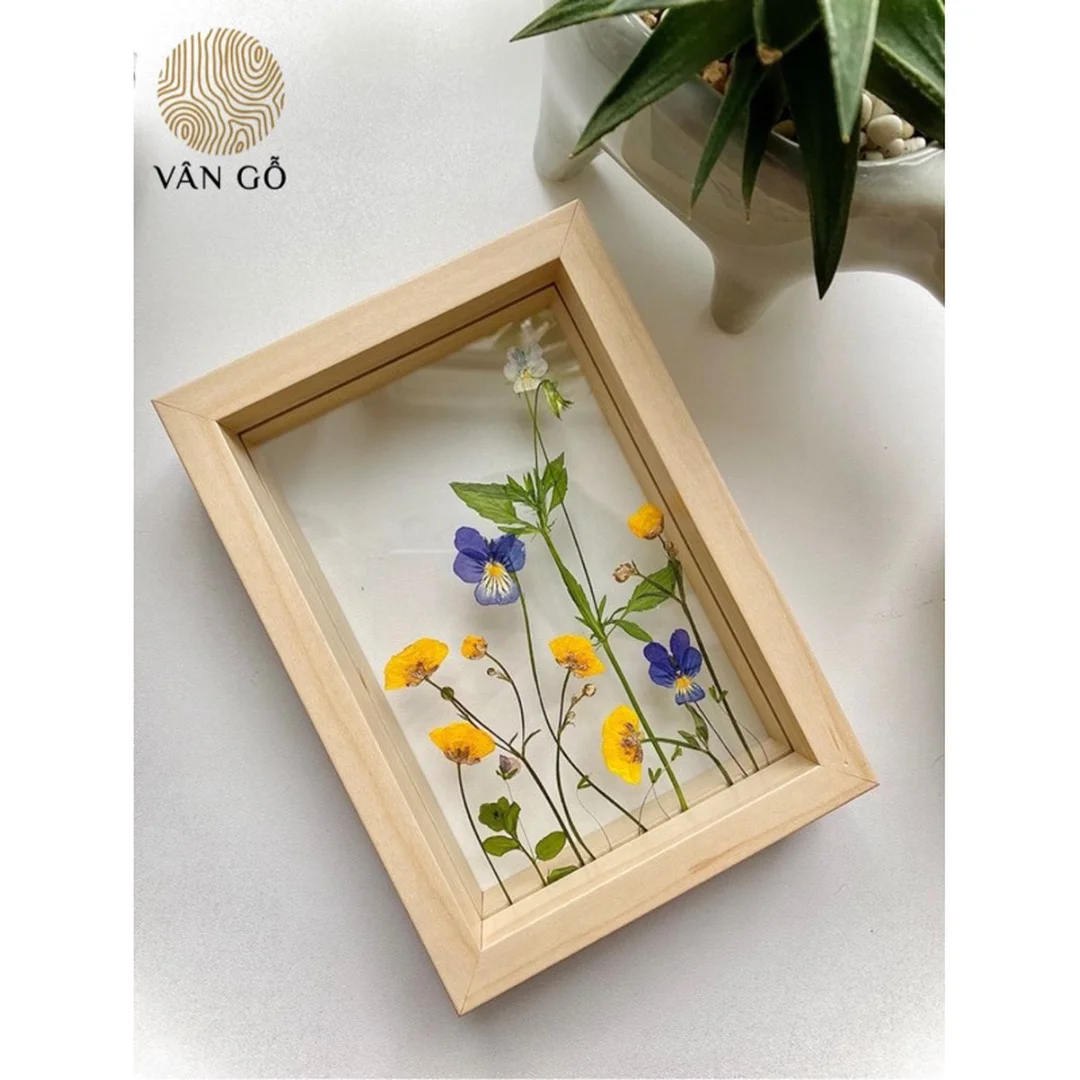 Mẫu khung tranh gỗ bán sẵn cho trang trí nhà