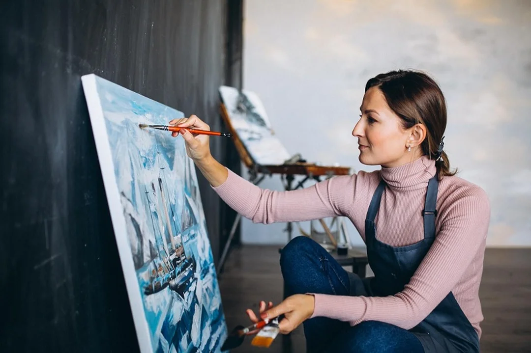 nghệ thuật hội họa là gì qua hình ảnh họa sĩ đang sáng tác