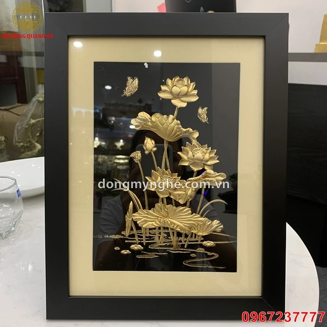 Tranh hoa sen mạ vàng làm quà tặng tranh hoa sen mạ vàng làm quà tặng tân gia trang trọng