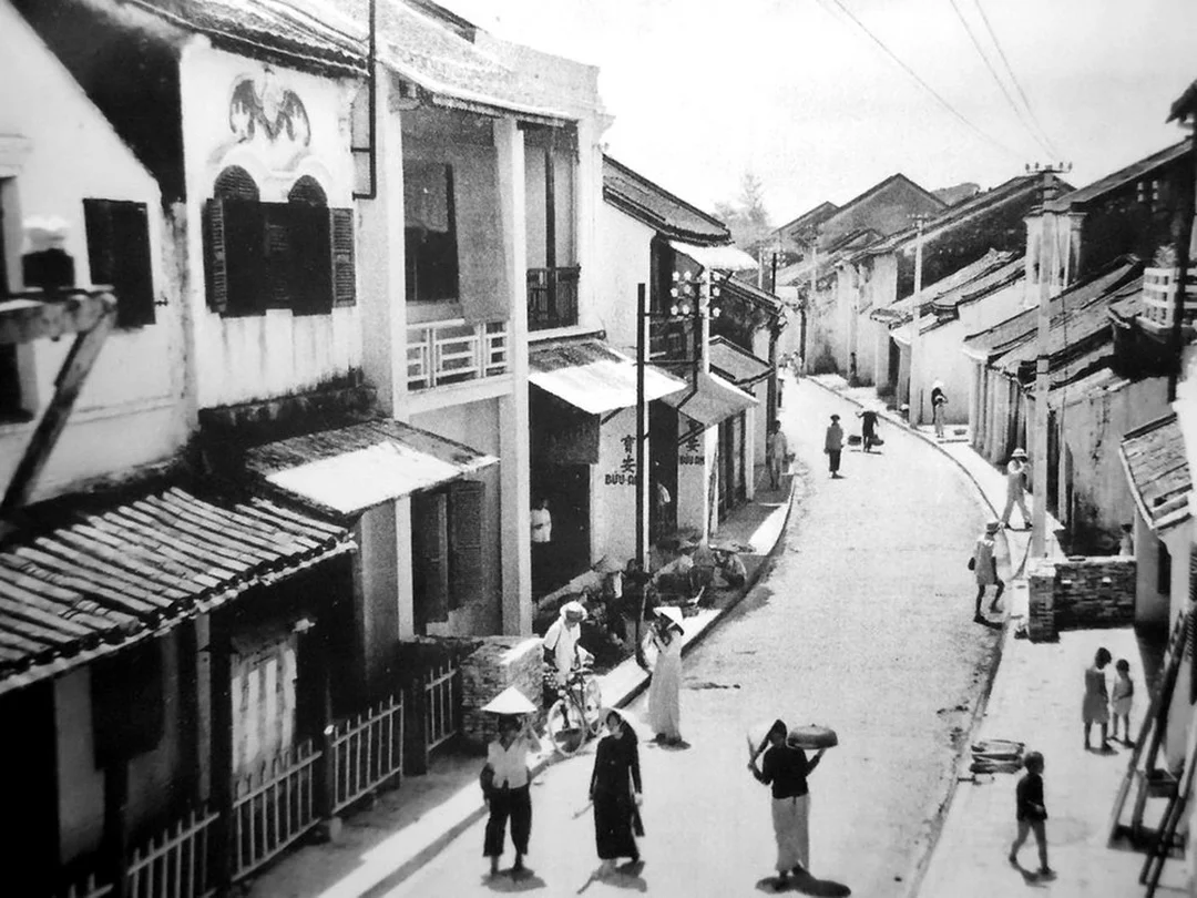 Không khí Hội An xưa trong tranh đen trắng tranh phố cổ hội an đen trắng gợi không khí xưa