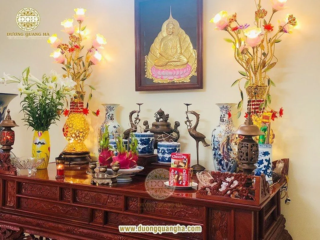 tranh phong thủy phòng thờ treo sau bàn thờ gia tiên trang nghiêm