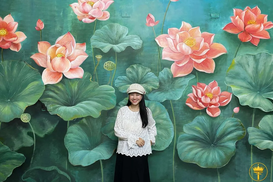 vẽ tranh trang trí nhà cần khảo sát tường và ánh sáng trước khi thi công