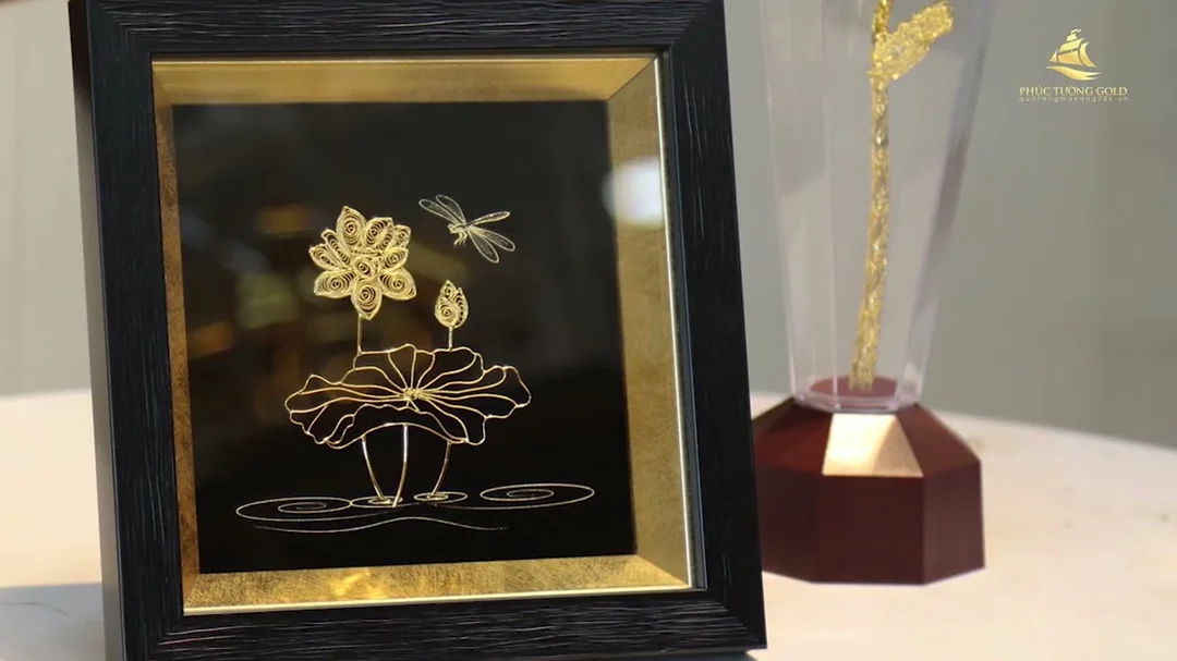 Video giới thiệu tranh hoa sen mạ vàng