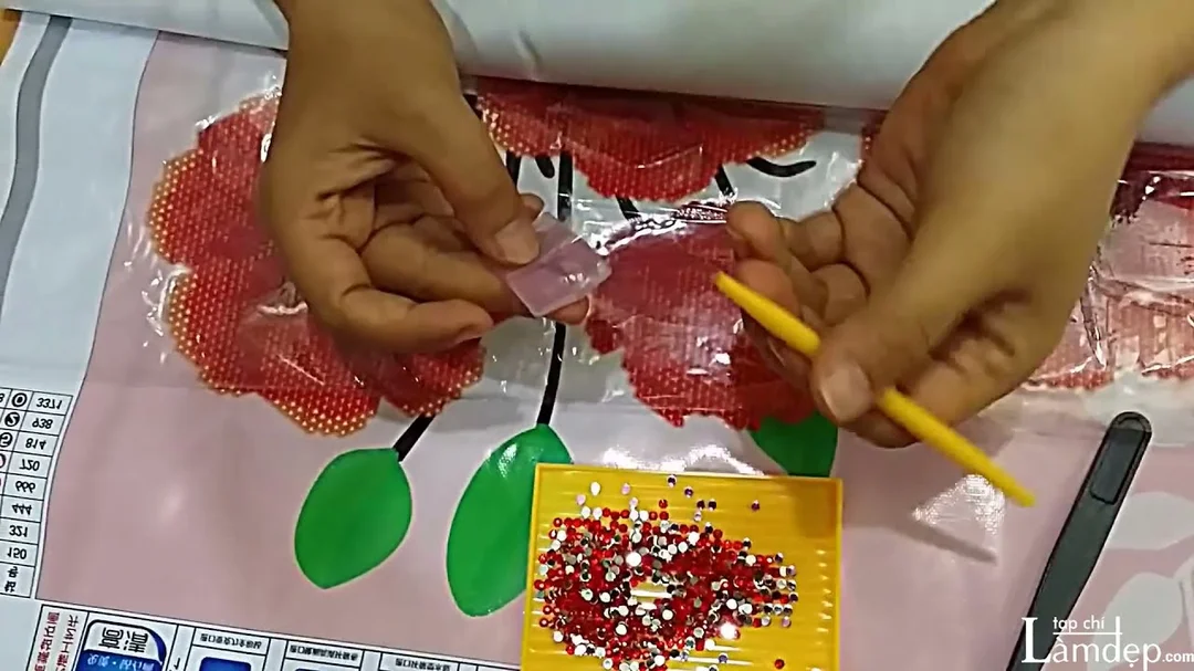 Video hướng dẫn làm tranh đính đá nhanh tại nhà