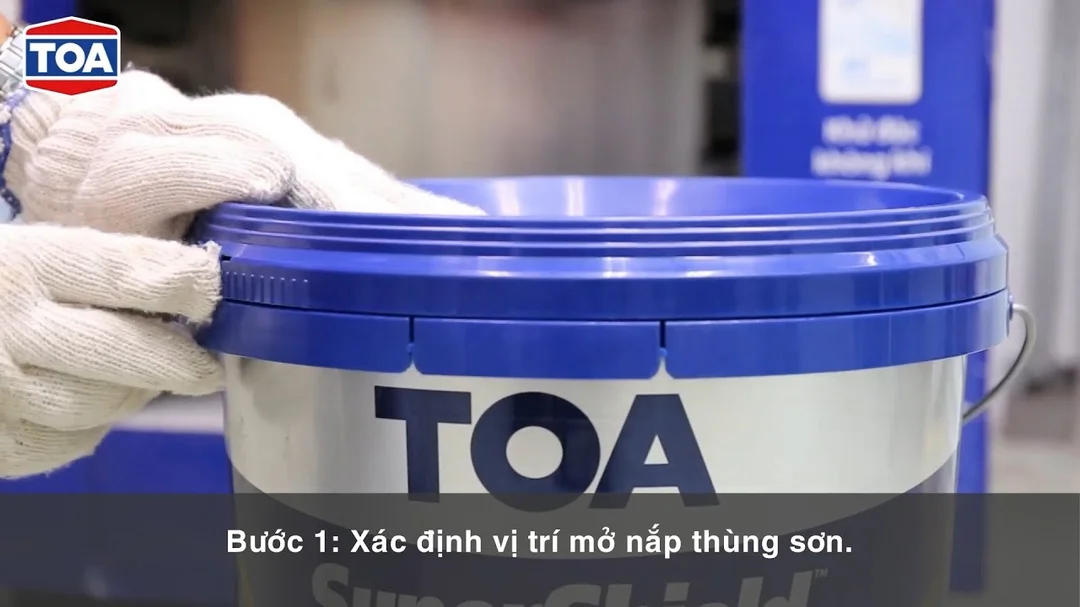 Video hướng dẫn mở nắp thùng sơn và pha màu TOA