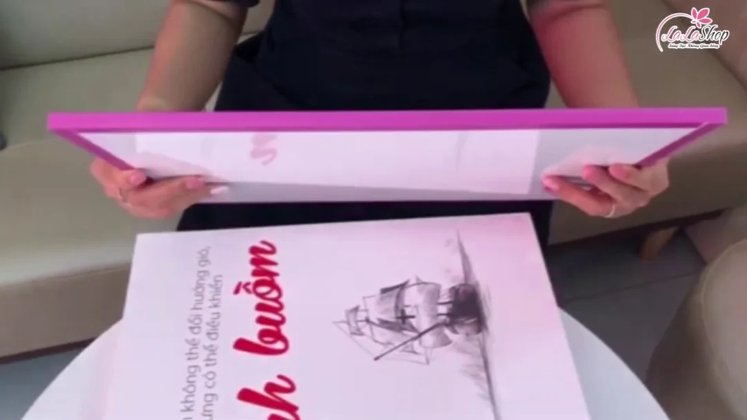 Video phân biệt chất liệu gỗ và canvas của tranh slogan văn phòng